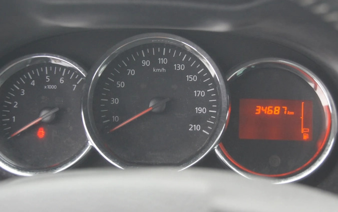 Dacia Duster cena 22000 przebieg: 34687, rok produkcji 2016 z Maszewo małe 106